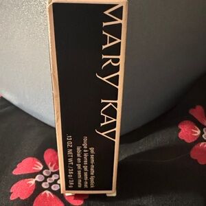 Mary Kay Gel Semi-Matte Lipstick in Black Packaging